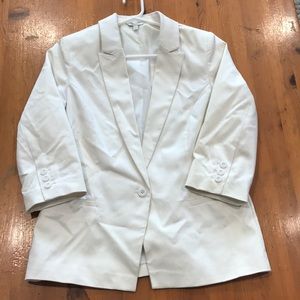 Stunning eye catching great conditioned jacket.